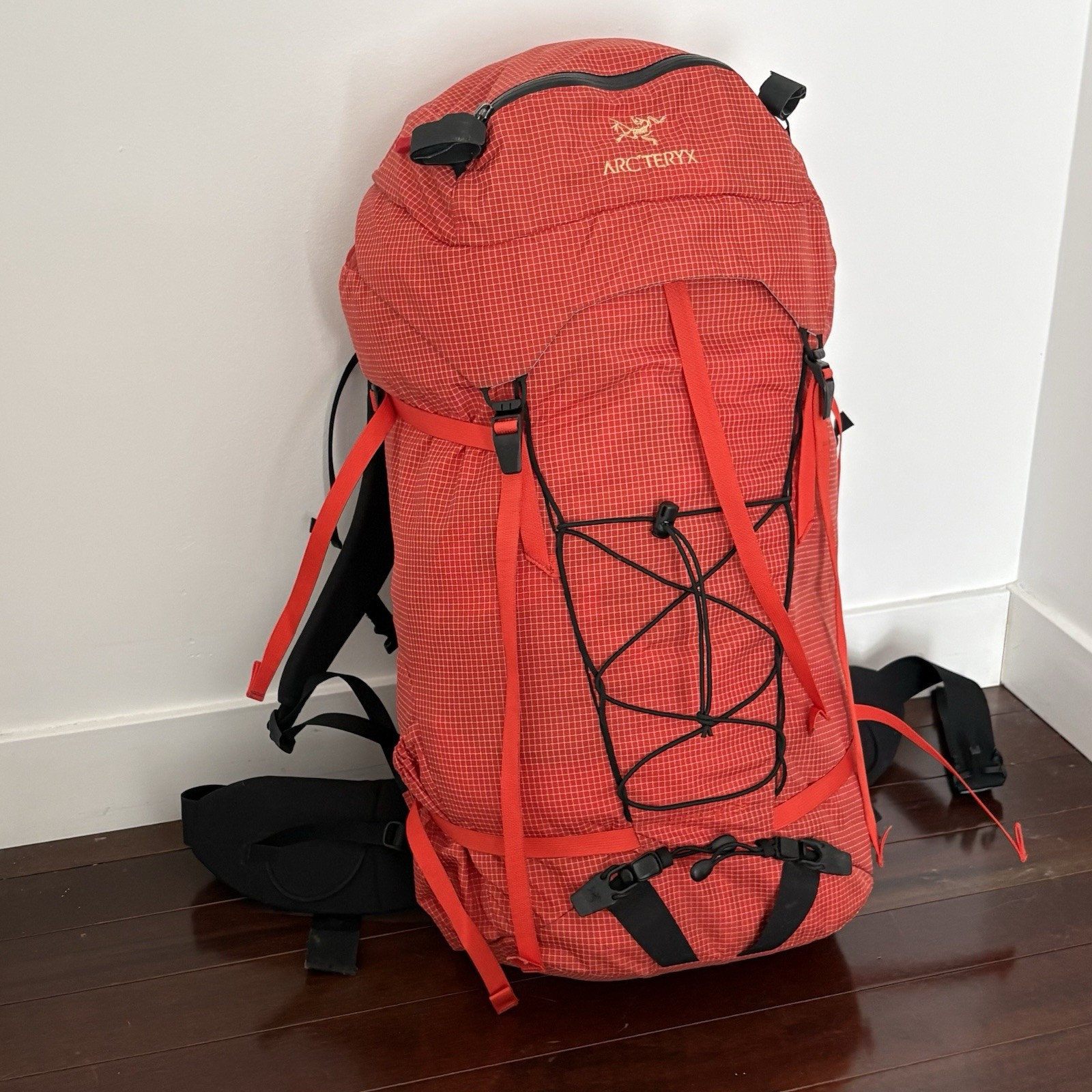 Arc'teryx Alpha AR 55 Unisex Backpack Regular Orange Arcteryx 2