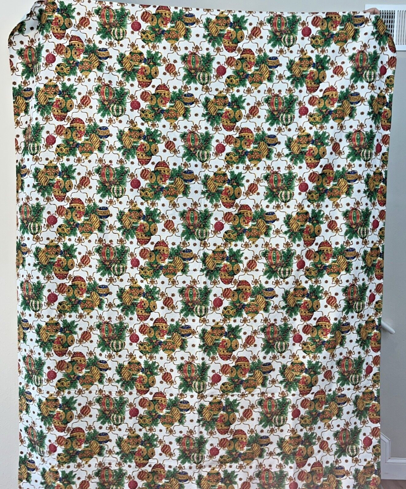 Vtg Wilton Court Tablecloth Retangle 58x78" Christmas Garland Ornaments gallery