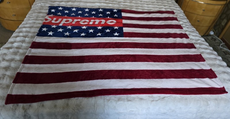 Supreme Throw 60×48" American Flag Plush Vibrant Colors gallery