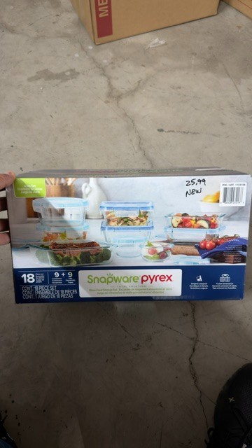 Snapware Pyrex 18-Piece Glass Food Storage Set gallery