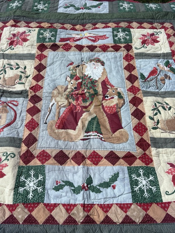 Christmas Quilted Patchwork Santa Quilt Bedspread, Multicolor, Non-Standard gallery