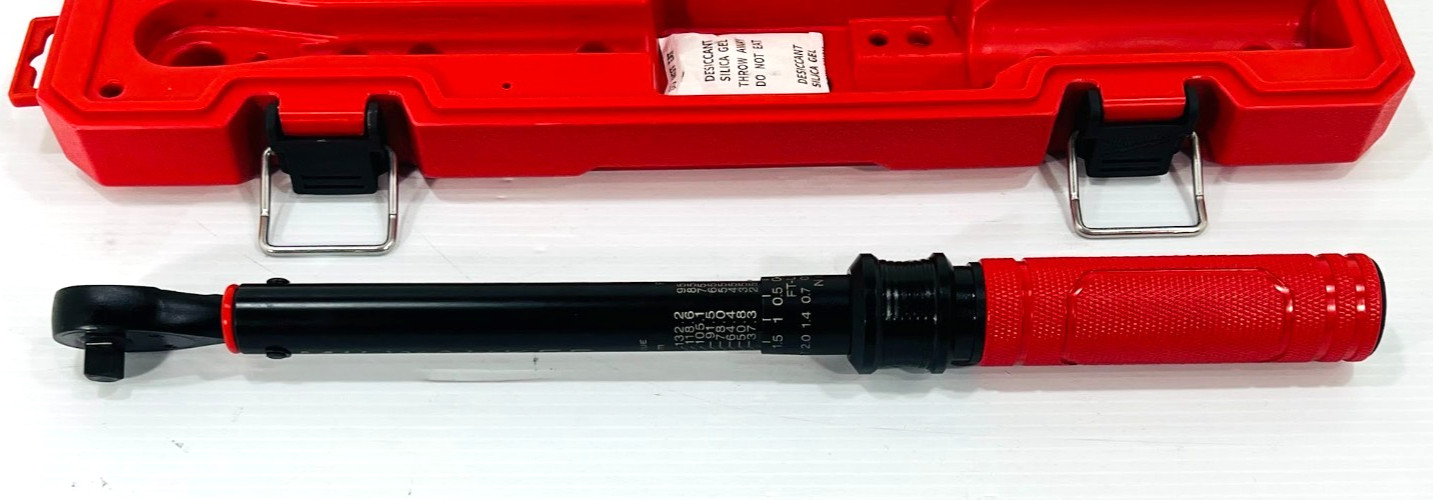 Milwaukee 3/8” Drive Click Torque Wrench 48-22-9202 (20-100 ft·lbf) gallery