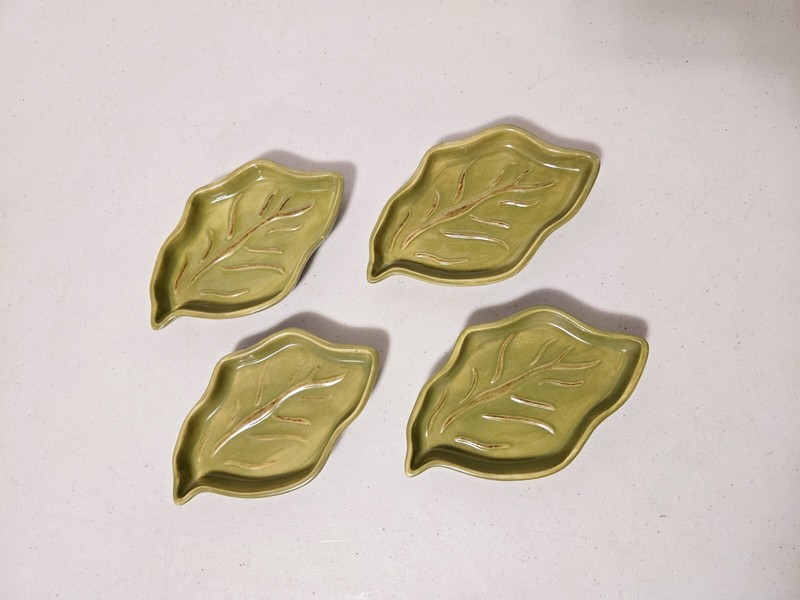 Tastefully Simple Green Leaf Pattern, Square/Oblong Baking Dishes, 4 Dip Trays gallery