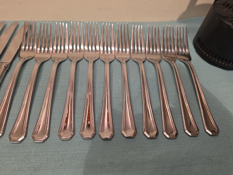 Gorham FAIRVIEW 18/8 Stainless Silverware Flatware Set 84 Pieces gallery