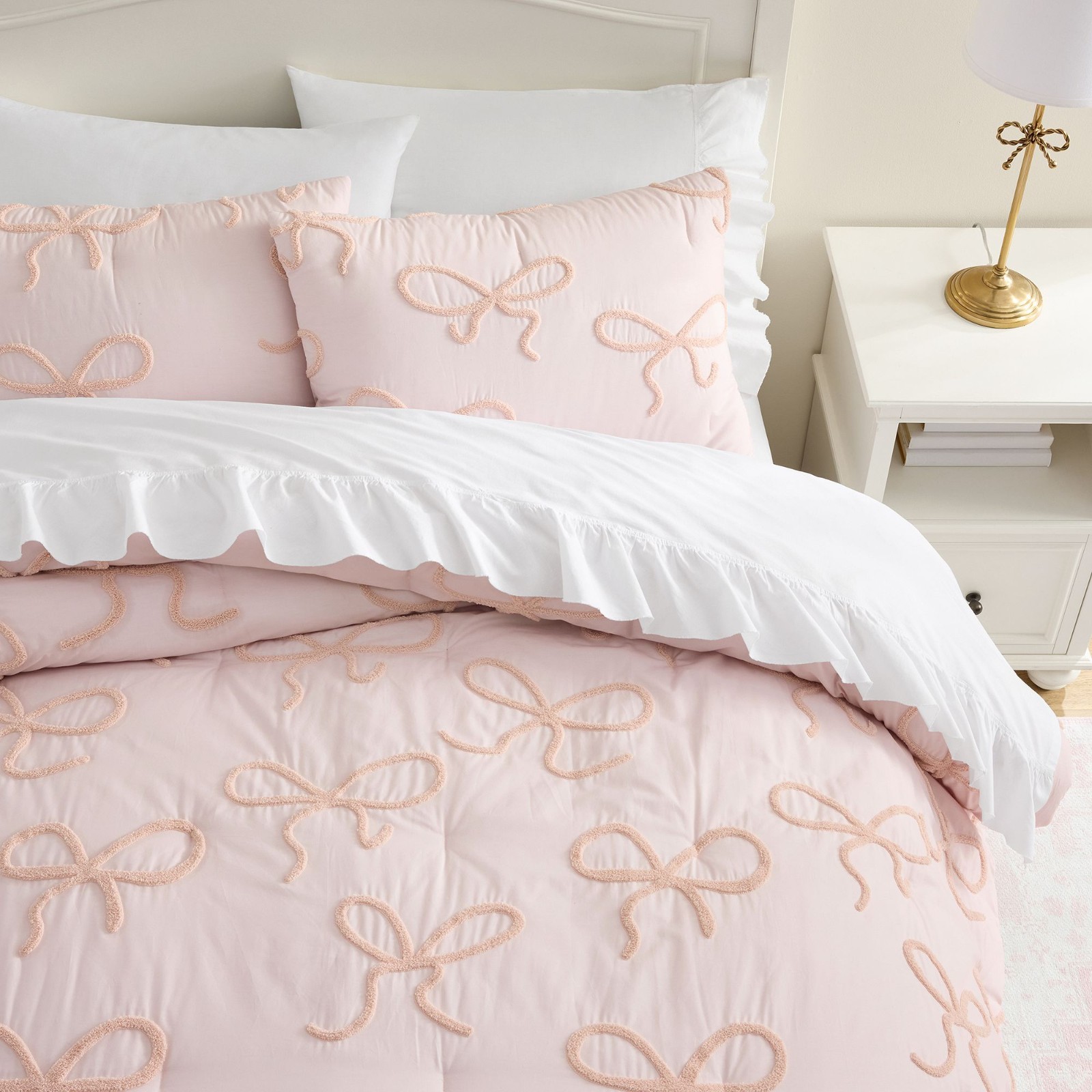 Pottery Barn Best Seller Dancing Bows Quilt - Blush gallery