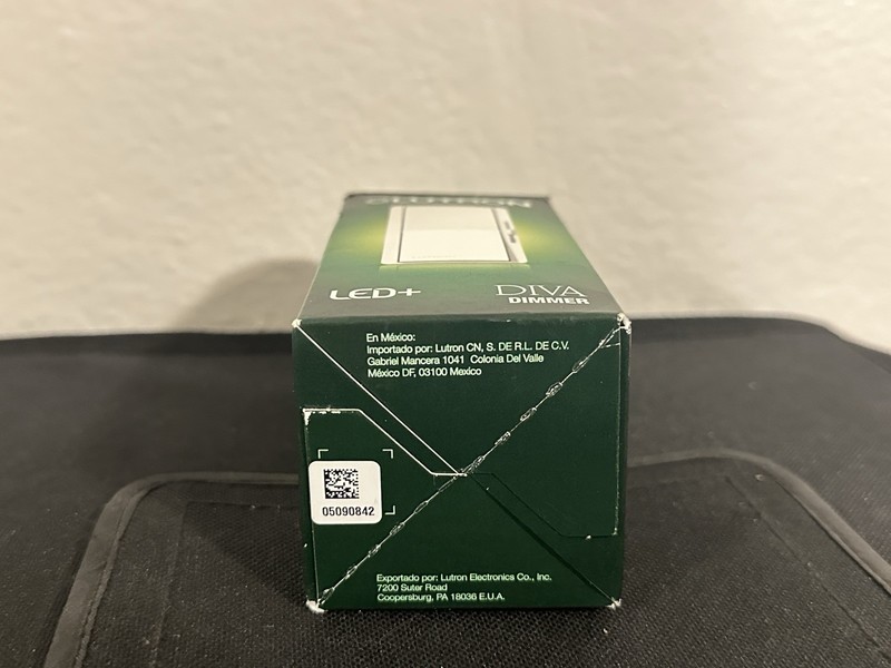 Lutron Diva Single Or 3-Way Location CFL/LED Digital Dimmer 120V DVCL-153PR-WH gallery