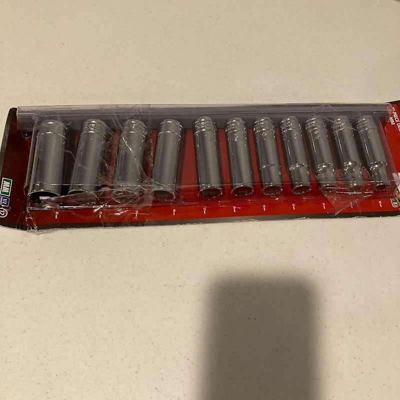 HUSKY 11-Piece DEEP Socket Set - MM 1/2 in DRIVE #635230 Open Box gallery