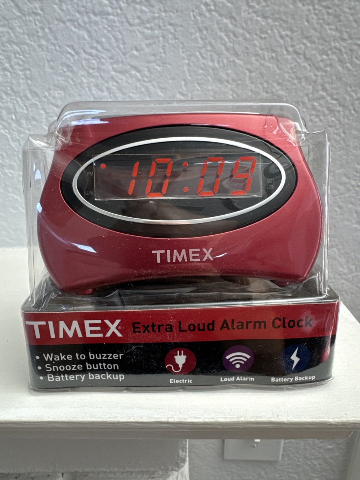 VTG NOS Timex T101R Extra Loud Digital Alarm Clock Plug In Battery Backup Retro gallery