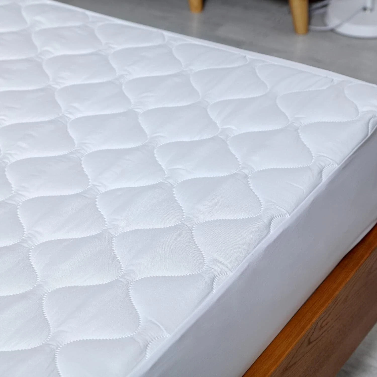 Quilted Waterproof RV Short Queen Mattress (60x75), White gallery