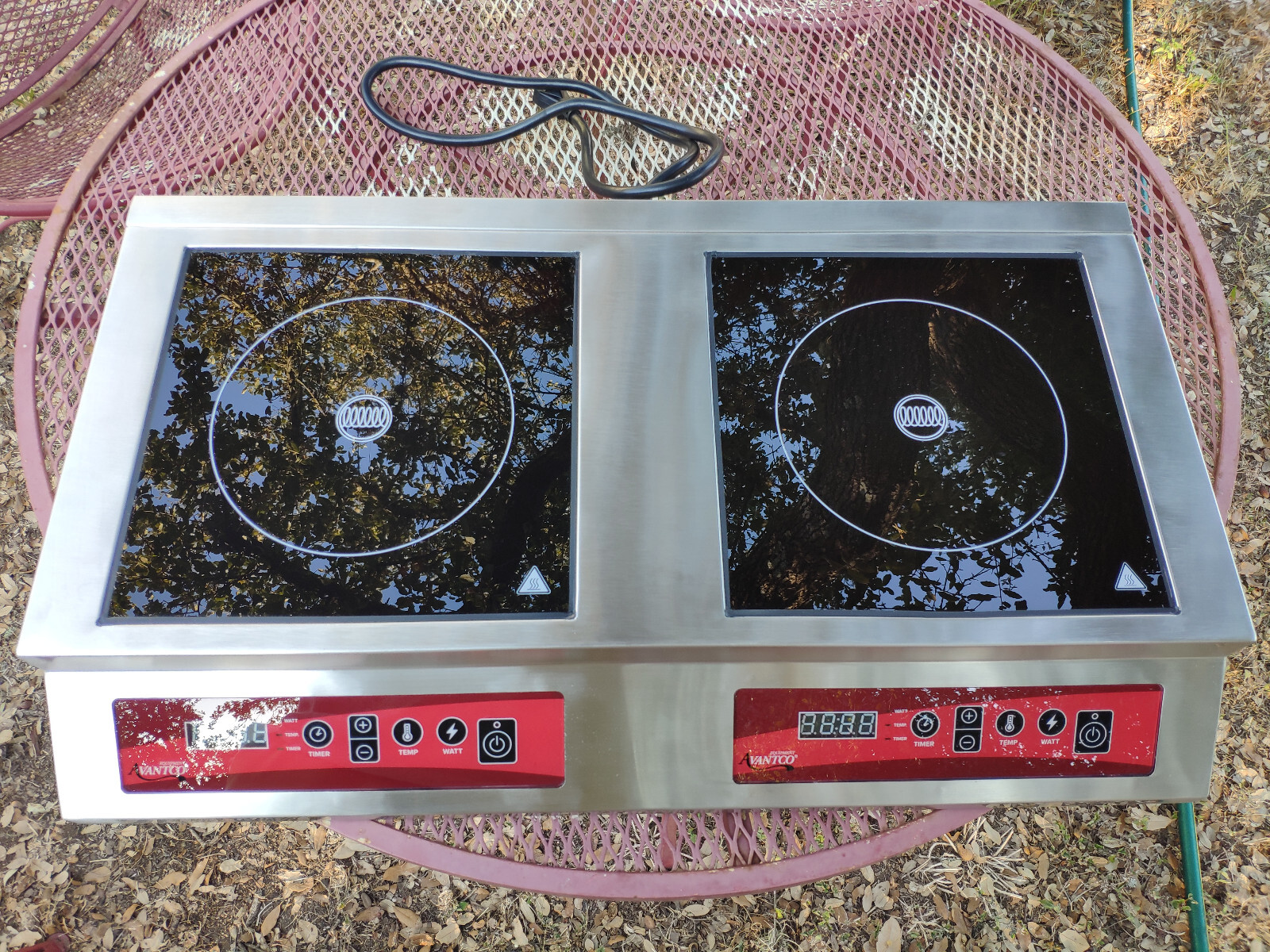 Avantco IC35DB Stainless Steel Double Countertop Induction 208-240V, 3600W gallery