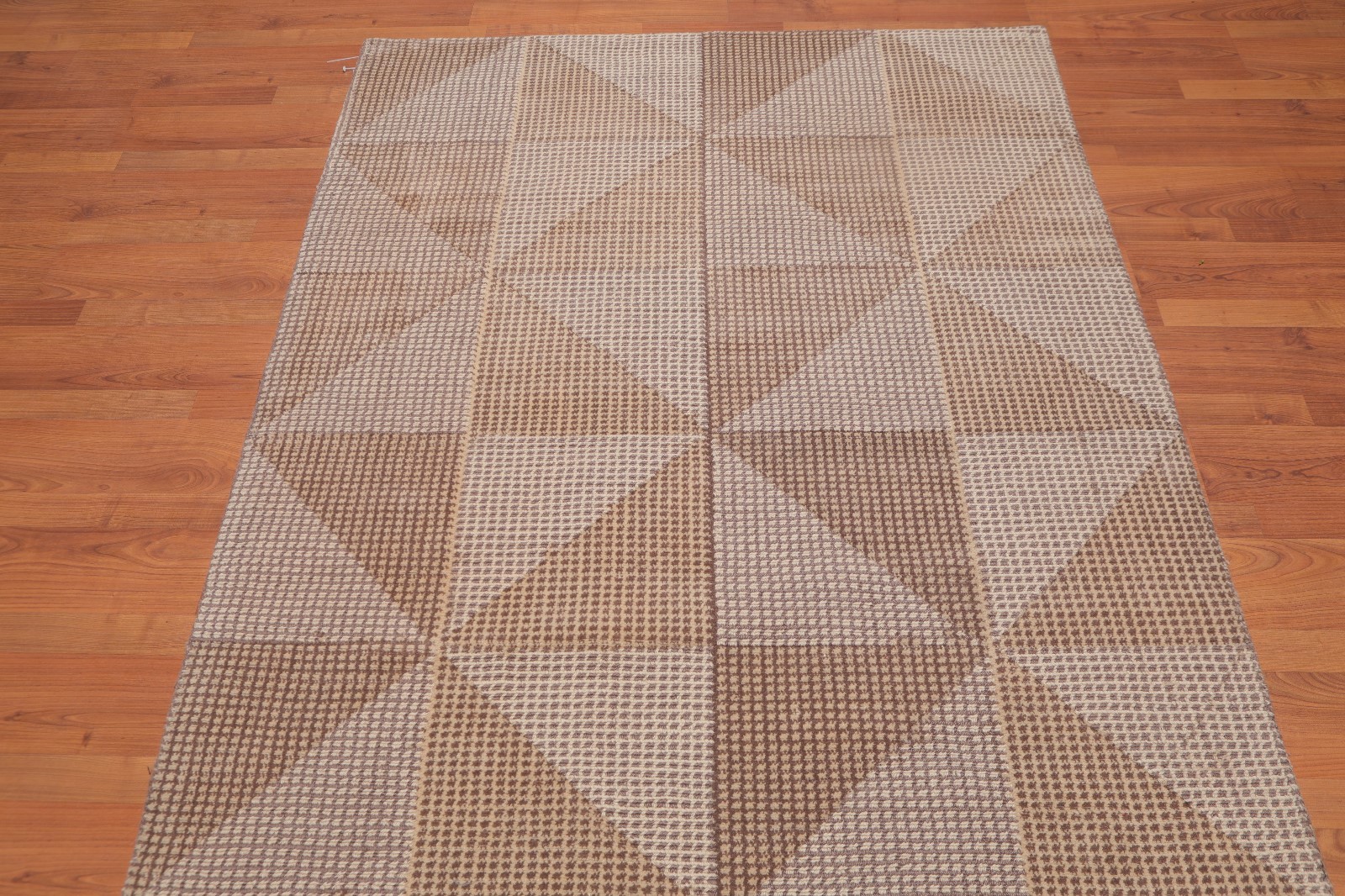 4'7" x 6’8" Handmade Loop & Cut Pile Geometric Pattern 100% Wool Area rug Beige gallery