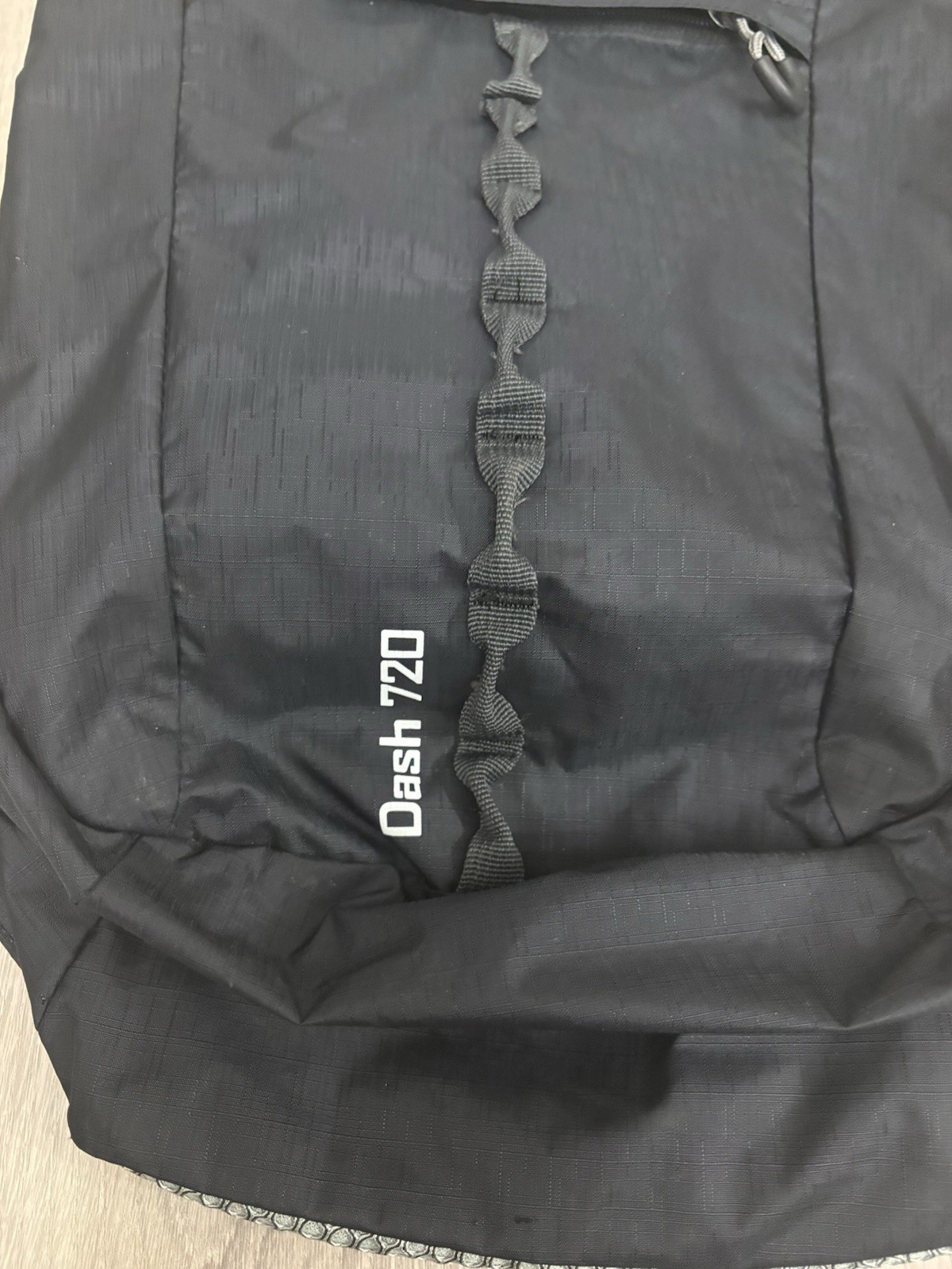 Ascend Dash 720 Hiking Backpack Black Gray Lightweight Day Pack Drawstring 3