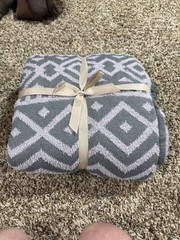 Acrylic Geometric Pattern Grays Morocco Throw Extra Warm Reversible Cozy New
