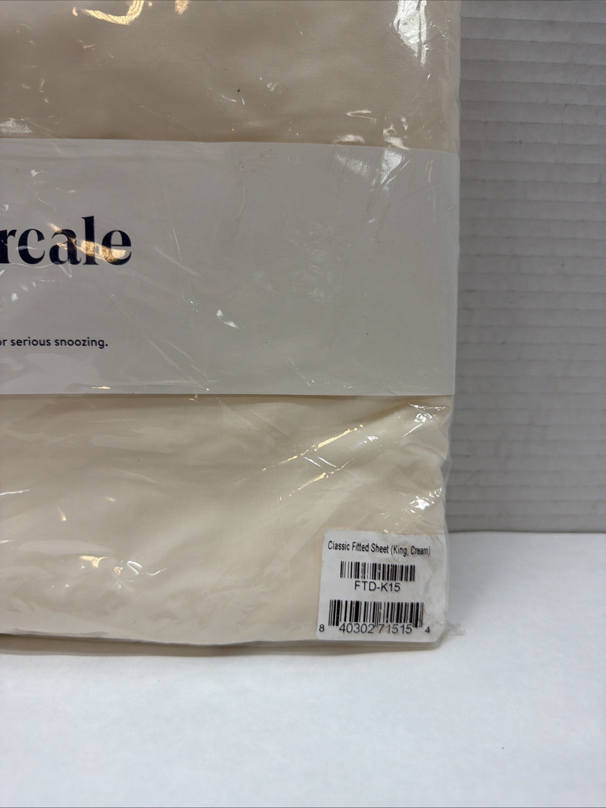 Brooklinen Classic Percale Fitted Sheet King Cream gallery