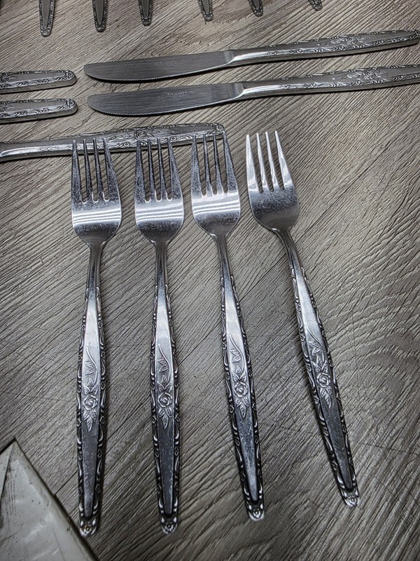 Stylecraft T&N SYF2 Single Rose Pattern Stainless Steele Flatware 24 piece Set gallery