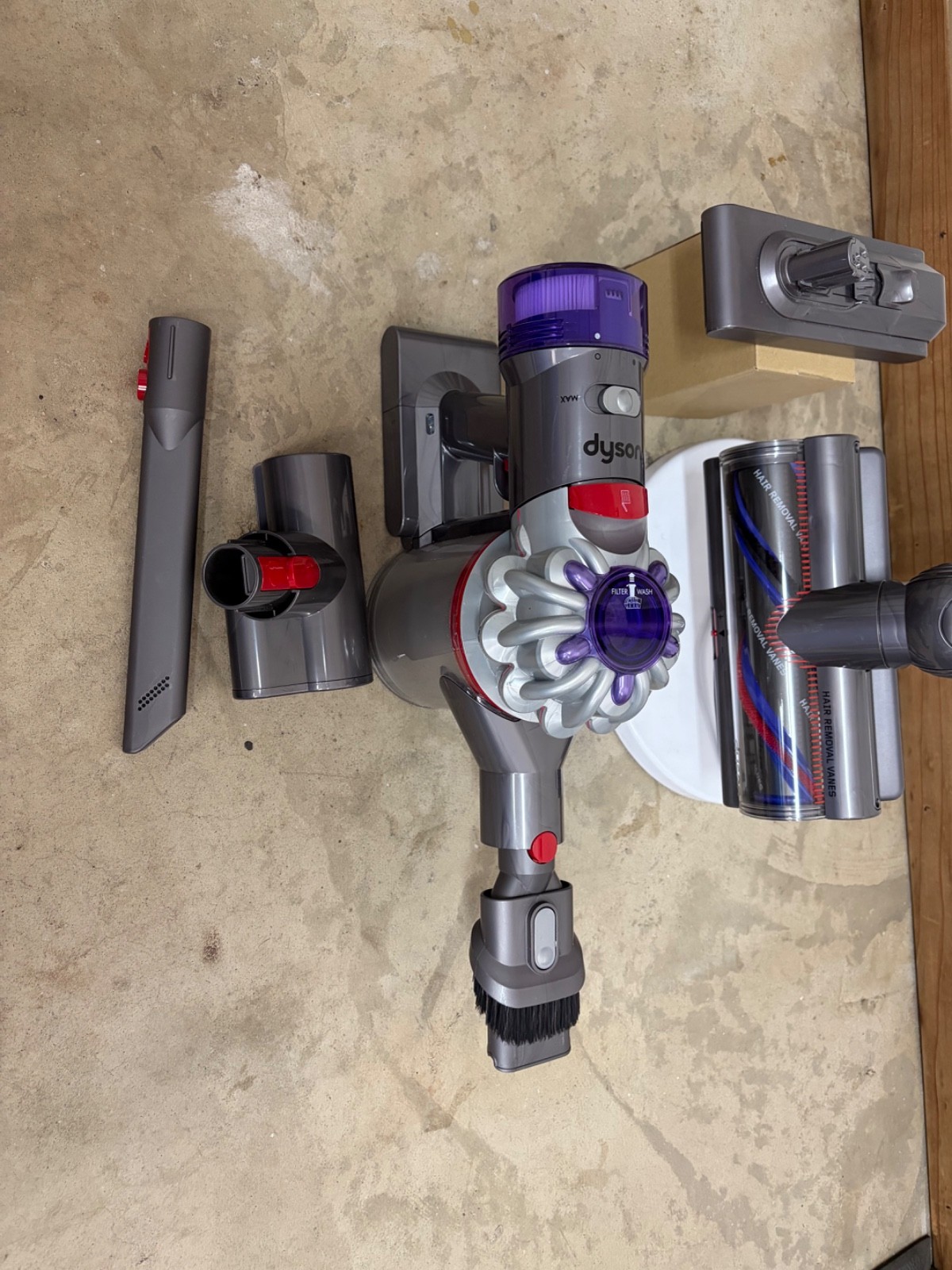 Dyson Gen5 Detect Absolute Cordless Vacuum And accessories . gallery