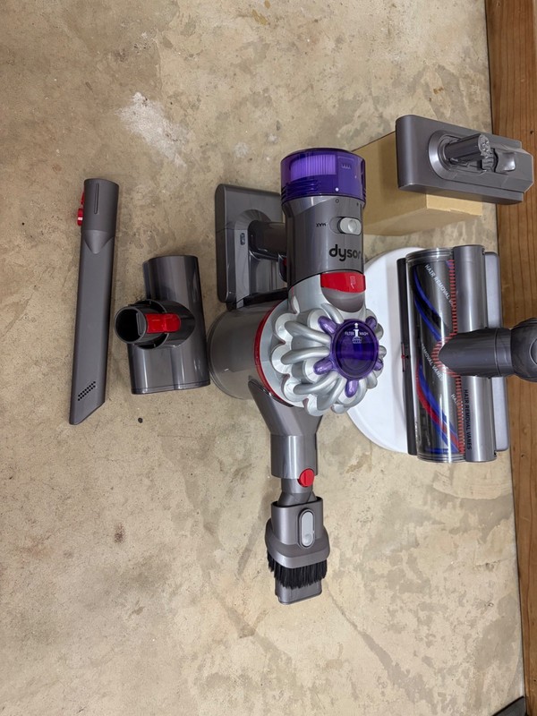 Dyson Gen5 Detect Absolute Cordless Vacuum And accessories . gallery