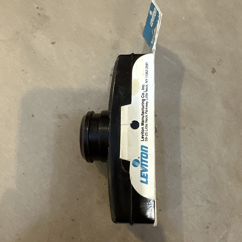 Leviton Electric Plastic Brown Surface Mounted Keyless Lampholder 5236 NOS gallery