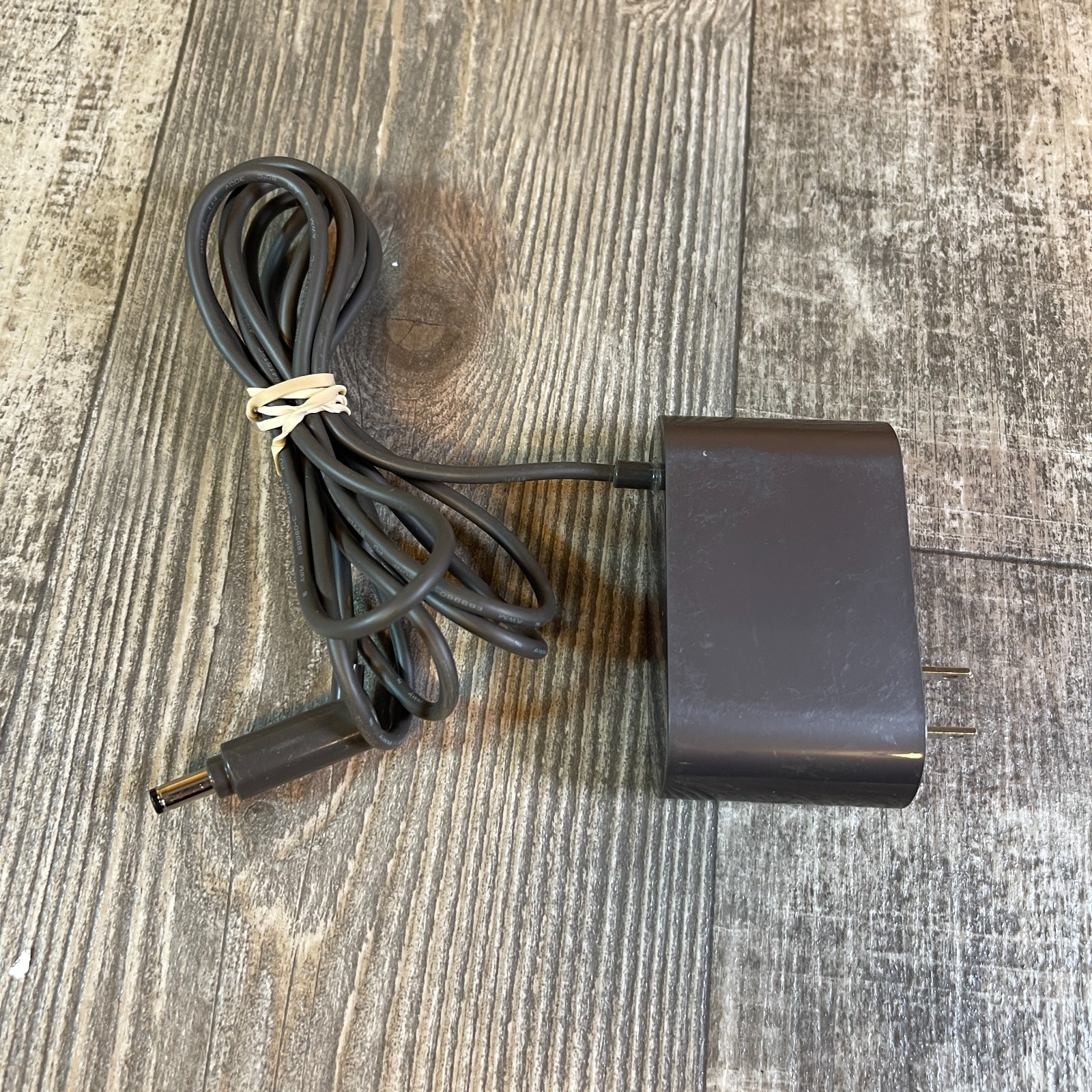 Original Dyson Battery Charger Wall Plug 210826-03 for Dyson V6, V7, V8 gallery