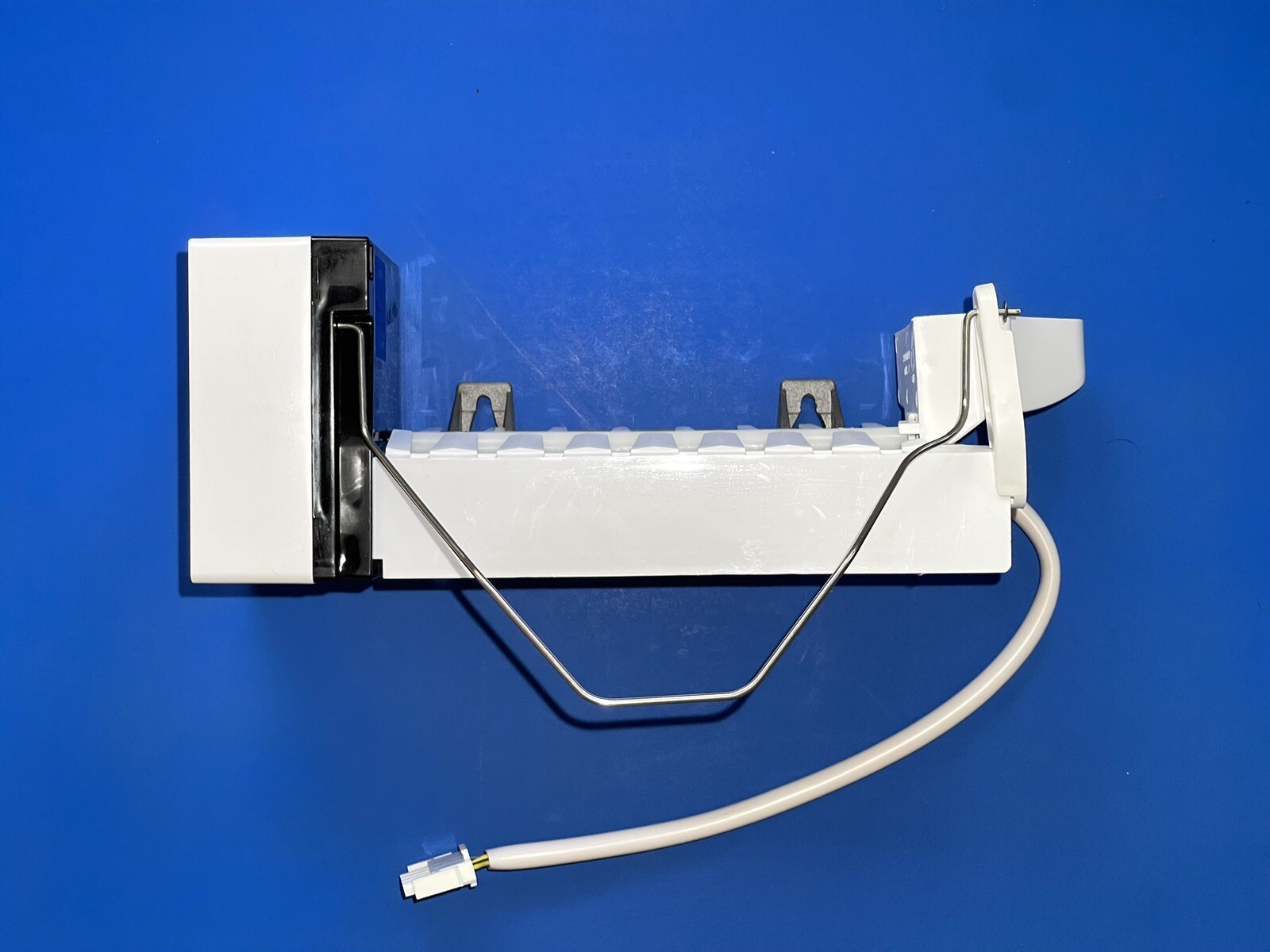 064034-000 Viking Ice maker Radius Cube, 115V For Viking Refrigerator gallery
