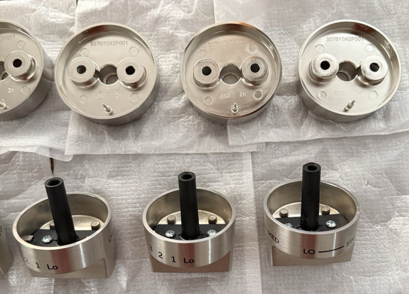 CAFÉ Front Control Gas Knobs (CGU366P3T2D1) & Handles - Brushed Stainless gallery