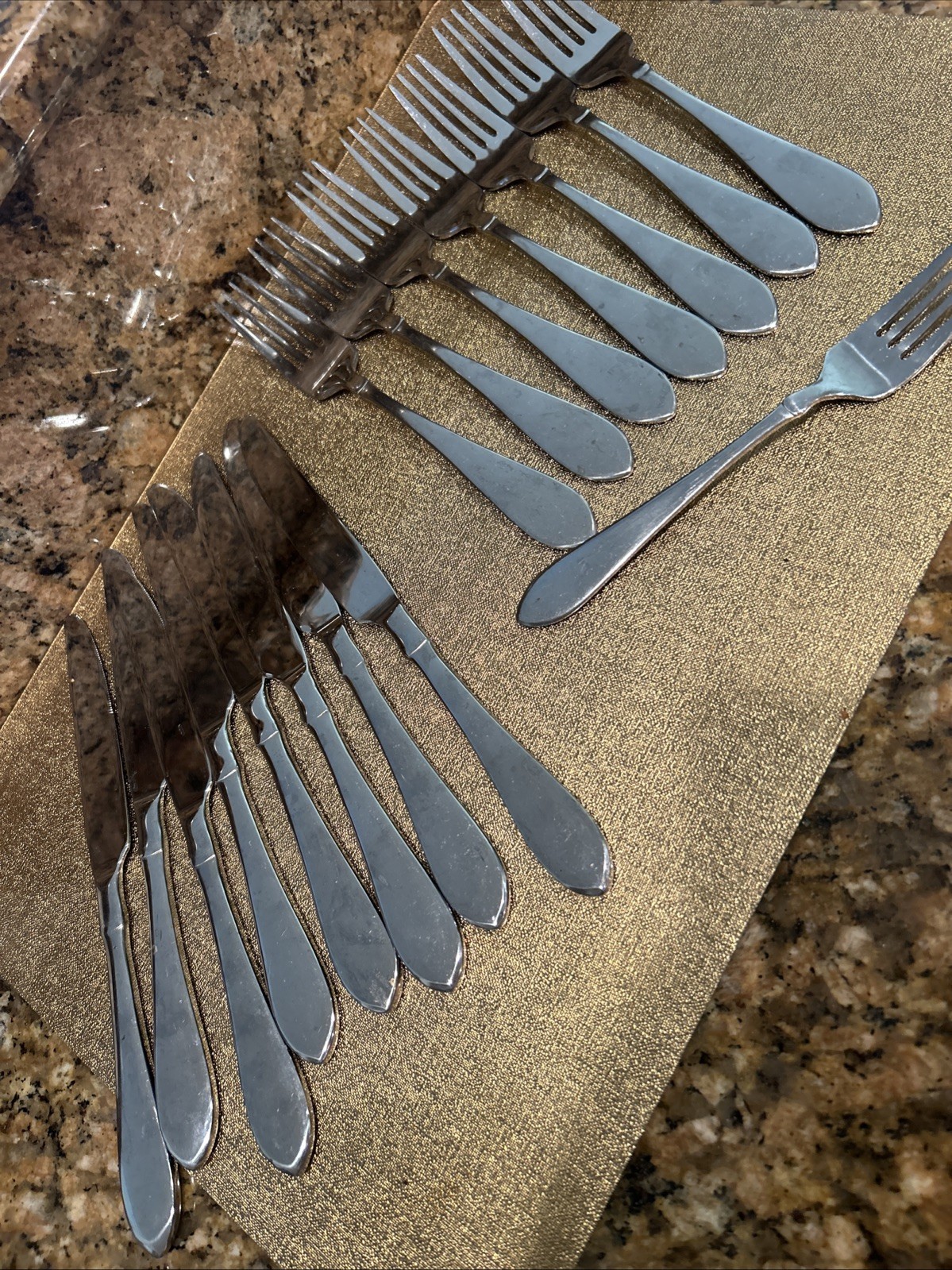 Oneida Stainless LUANN JENNIFER MOONCREST TRISTA 16 Piece Knife & Forks gallery