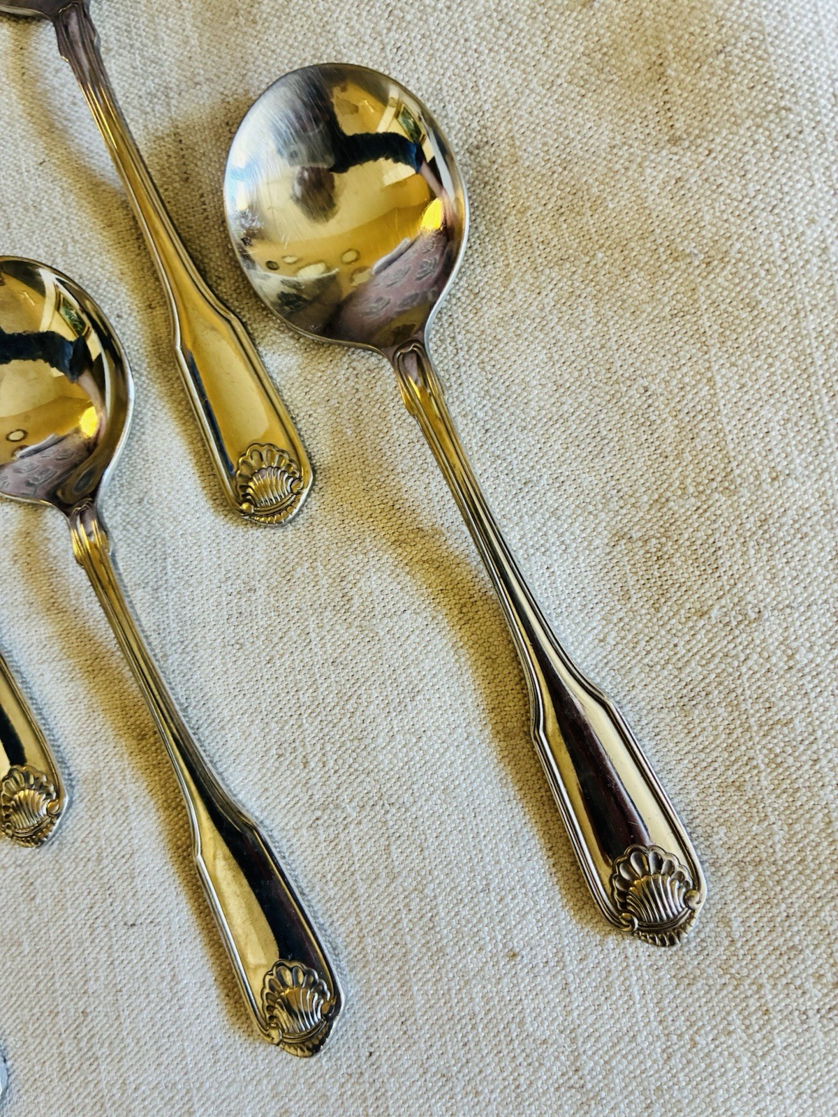 Oneida Stainless Flatware Cereal Spoons Small Classic Shell Heirloom Cube Soup 7 gallery