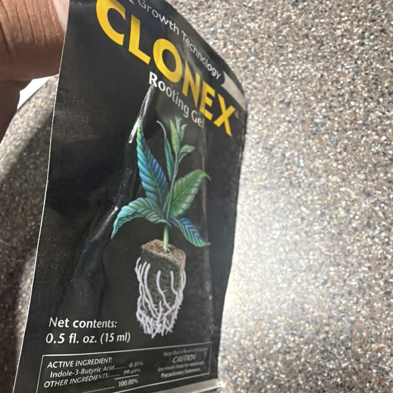 Clonex Rooting Gel Cutting & Rooting Hormone, 0.5 fl oz (15 ml) Packet gallery