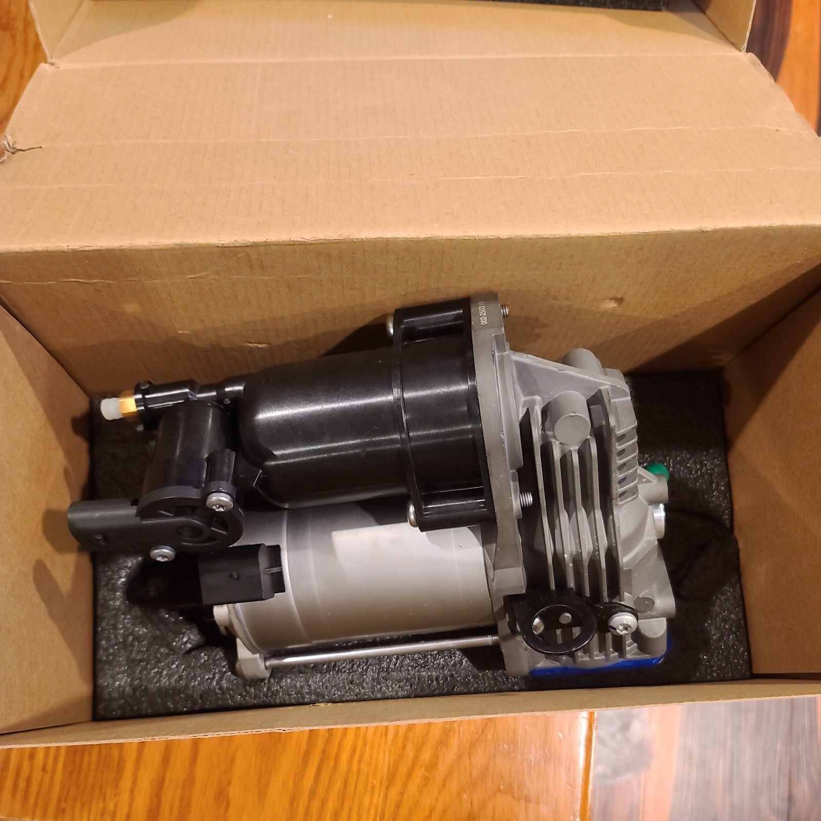Fexon Air Suspension Compressor Pump for Mercedes-Benz C216 CL550 CL600 gallery