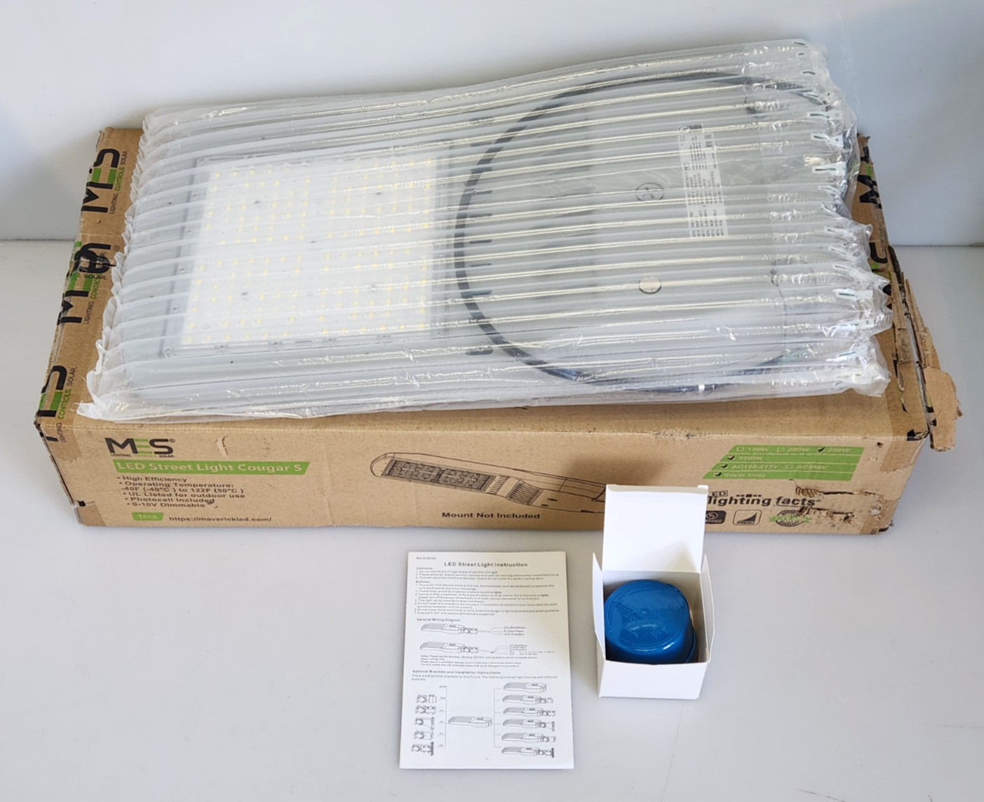 MES LED Parking Lot Street Light Cougar S 150W 200W 240W 5000K Silver, NEW Open gallery