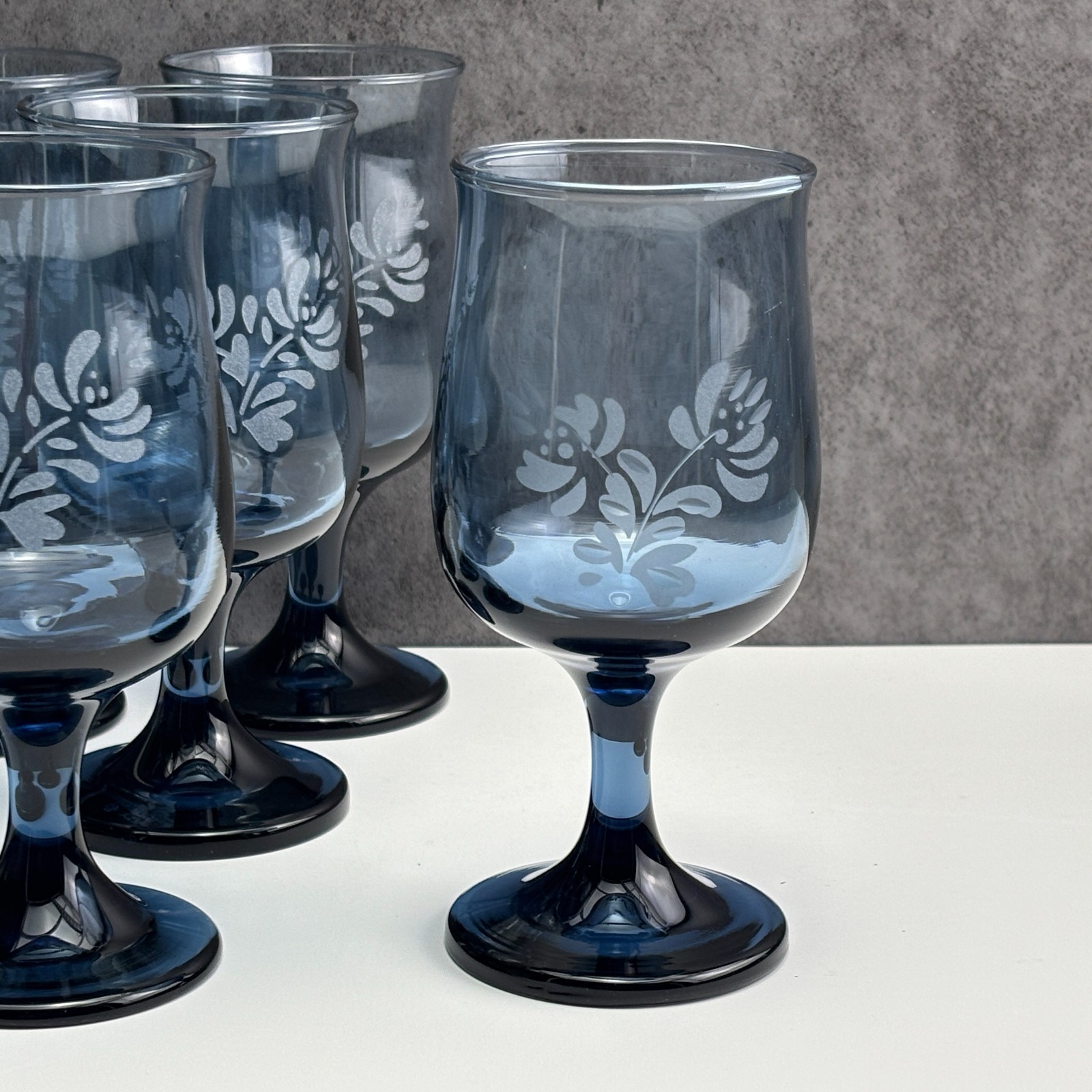 Pfaltzgraff Yorktowne Stemmed Blue Etched Glasses 5 5/8" 6 oz - Set of 6 gallery