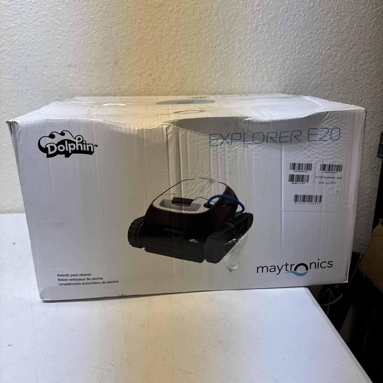 Dolphin Explorer E20 Robotic Pool Cleaner Auto Vacuum Easy Clean (9426) gallery