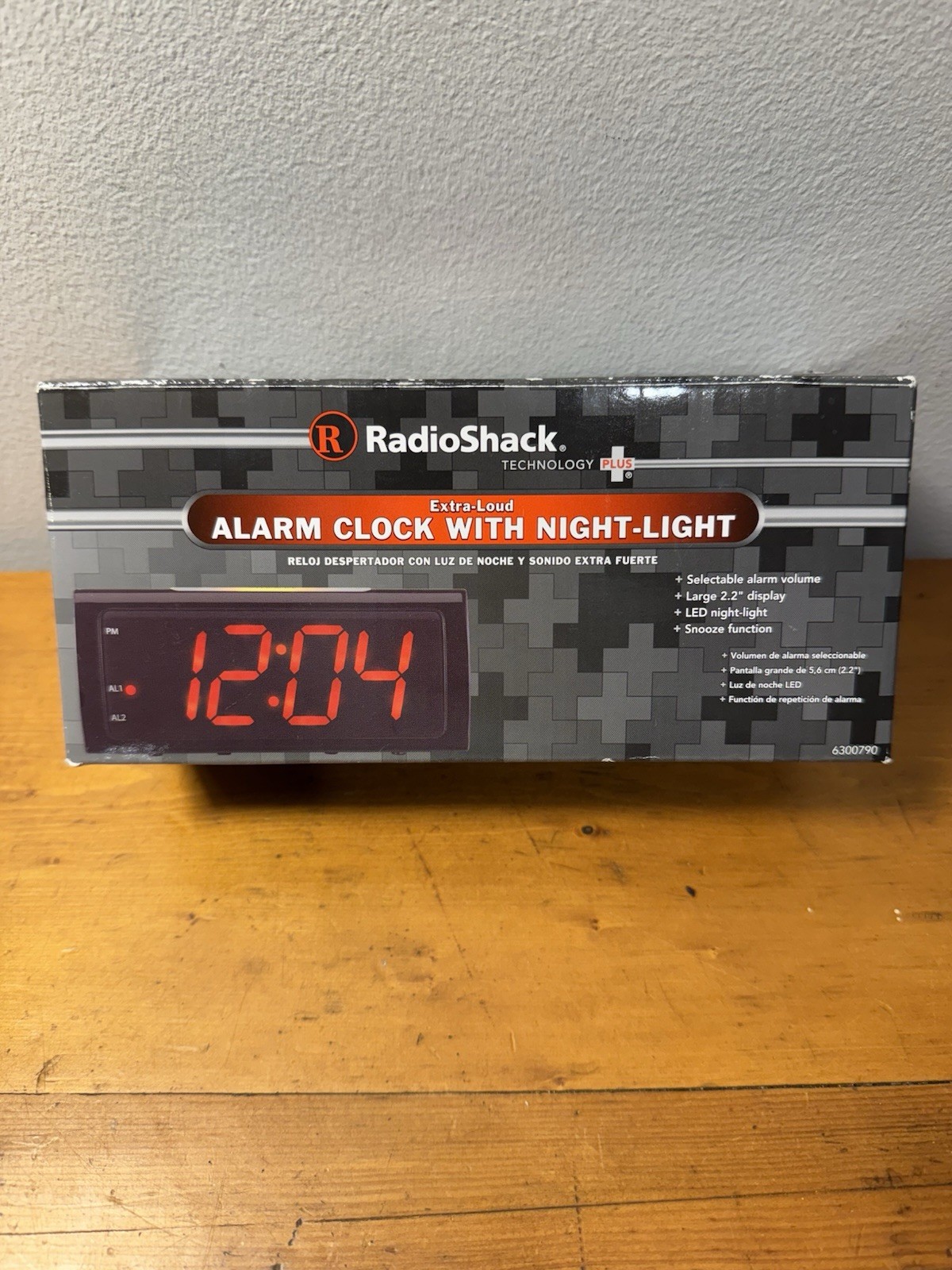 VTG Radio Shack Digital LED Extra Loud Alarm Clock W/ Night Light 6300790 Works gallery