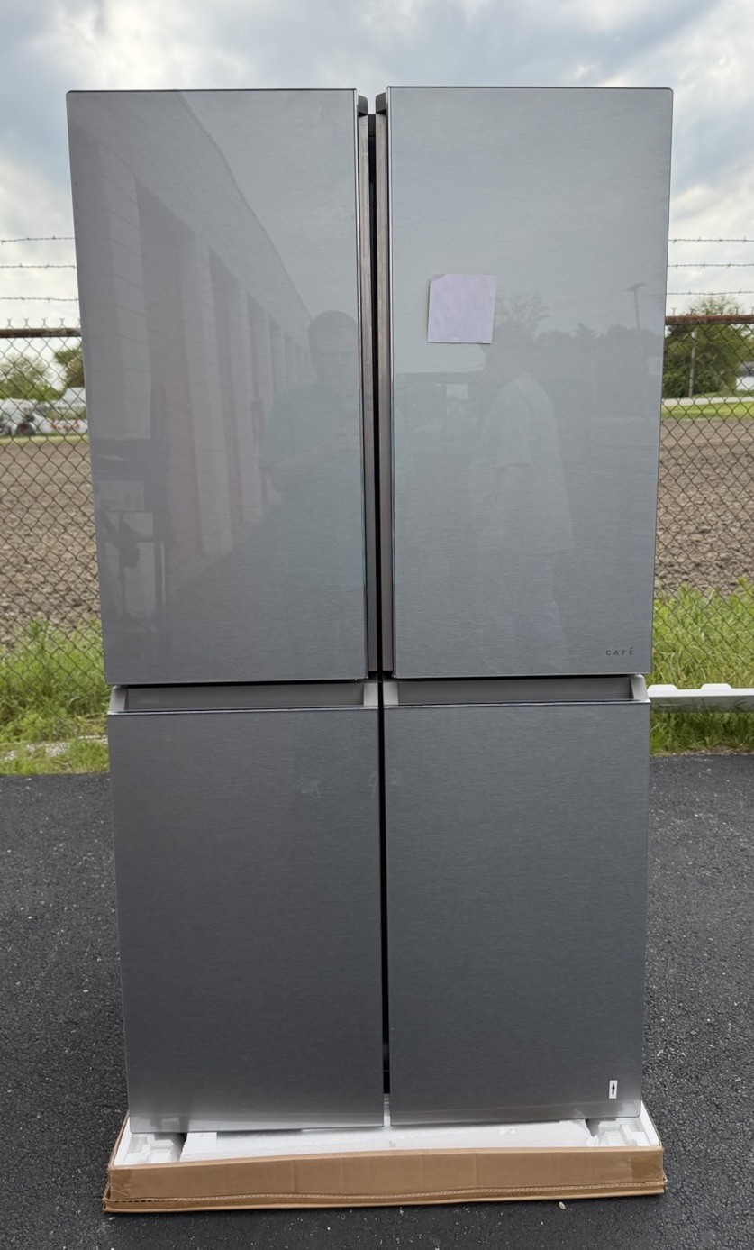 GE Cafe 22.9 cu. ft. Smart Counter-Depth Quad-Door Refrigerator CHE23DM5WS5 gallery