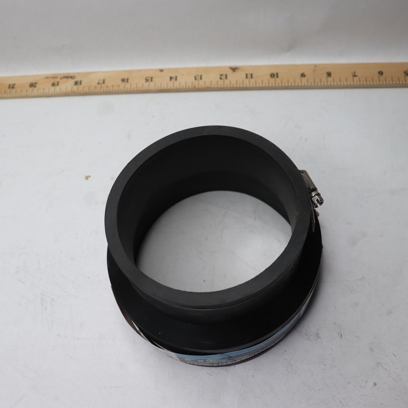 Supply Giant Flexible Reducing Coupling w/ Stainless Steel Clamps PVC Black gallery