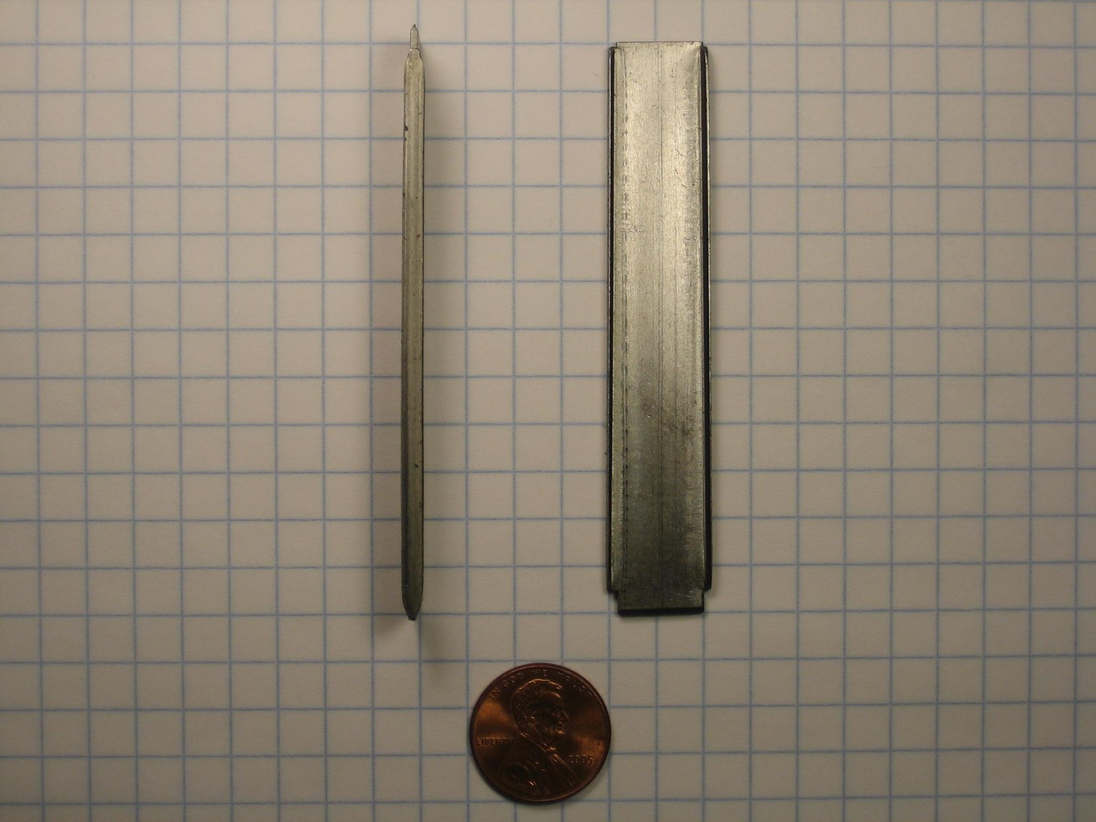 CLAMP NAILS #9V-3" PLAIN STEEL JOINT NAIL, 9/16" WIDTH, 3" LENGTH gallery