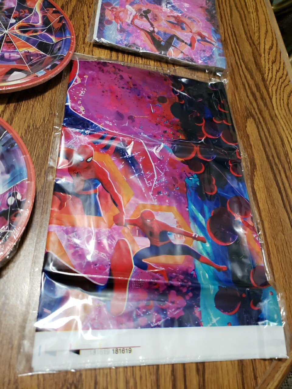 SPIDER-MAN Party Supply Set 40 Small Plates, 60 Napkins And 1 Banner 101 Pcs New gallery