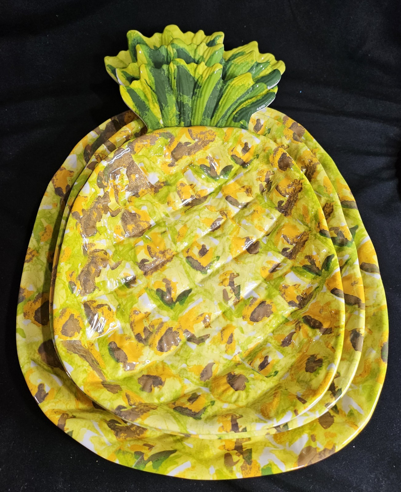 Outdoor Collection Melamine Pineapple Shaped Serving Dishes Set/4 VGC gallery