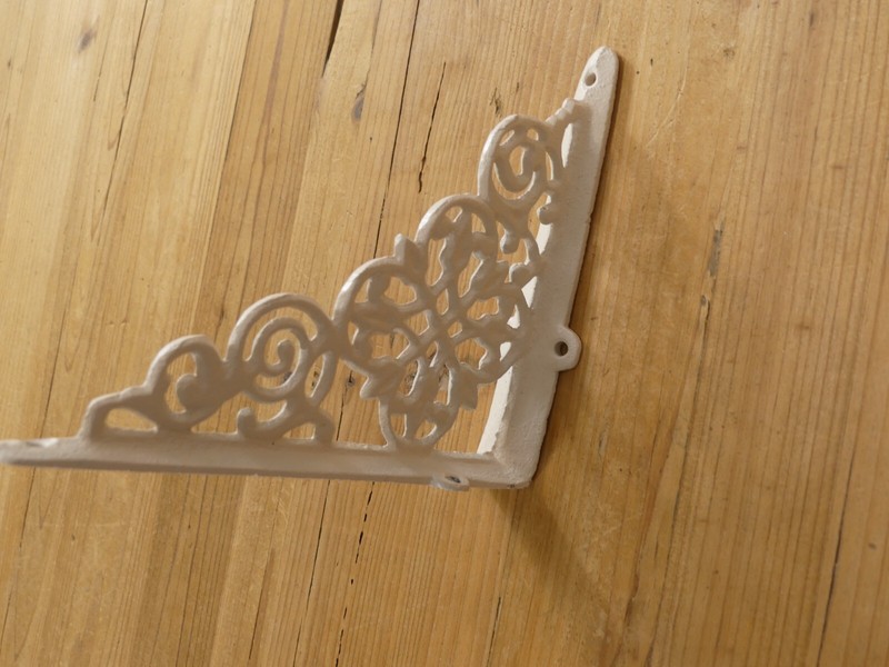 2 Cast Iron Shelf Brackets New Antique Style White 7.5" x 6" Corbels Book Wall gallery