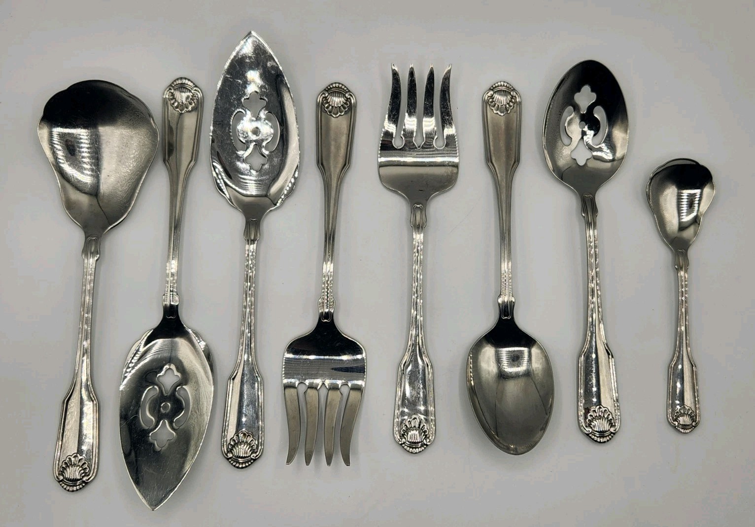 Oneida Classic Shell Stainless Steel Serving Hostess Flatware Set 8 Pcs Spoons gallery