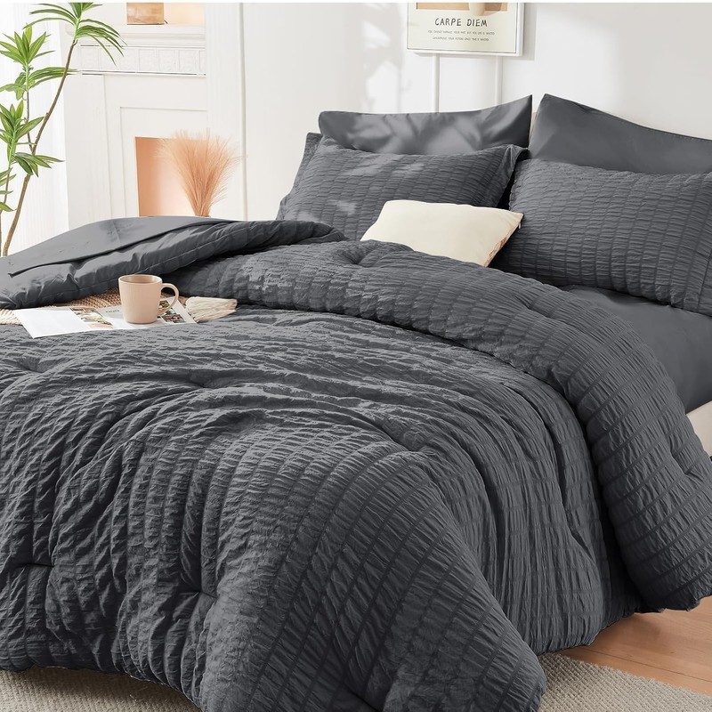 Cloud-Like Luxury King Comforter Set with Deep Pocket Fitted Sheet - Seersucker gallery