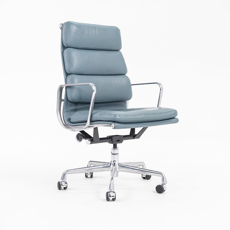 2005 Herman Miller Eames Soft Pad Executive Desk Chair in Blue Leather 15x Avail gallery