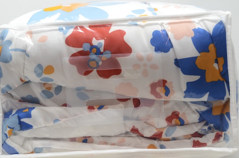Room Essentials Reversible Microfiber Comforter 88in X 92in Full / Queen Flowers gallery
