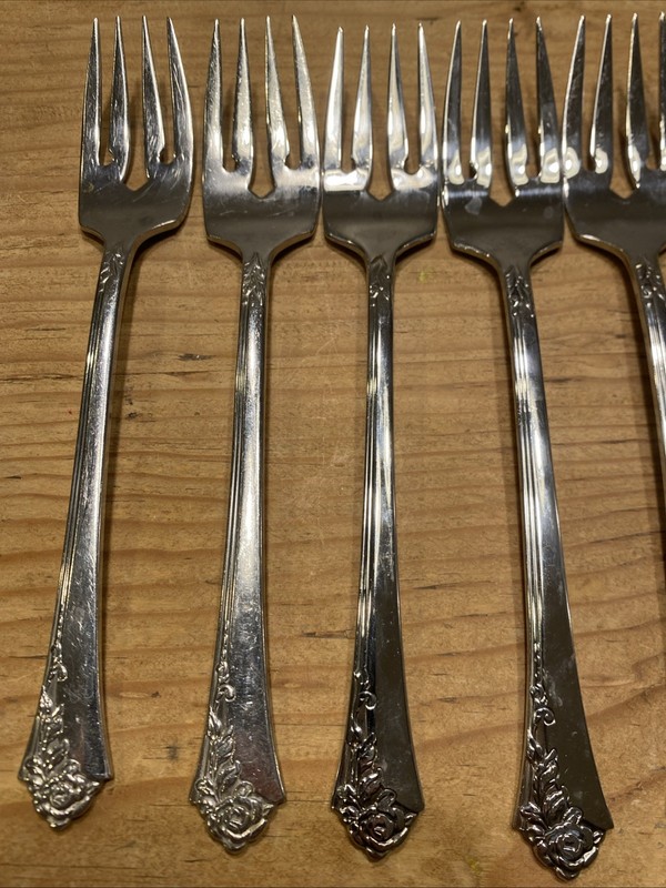 Oneida DAMASK ROSE Glossy Cube Mark Stainless Salad Dessert Forks - Lot of 8 gallery