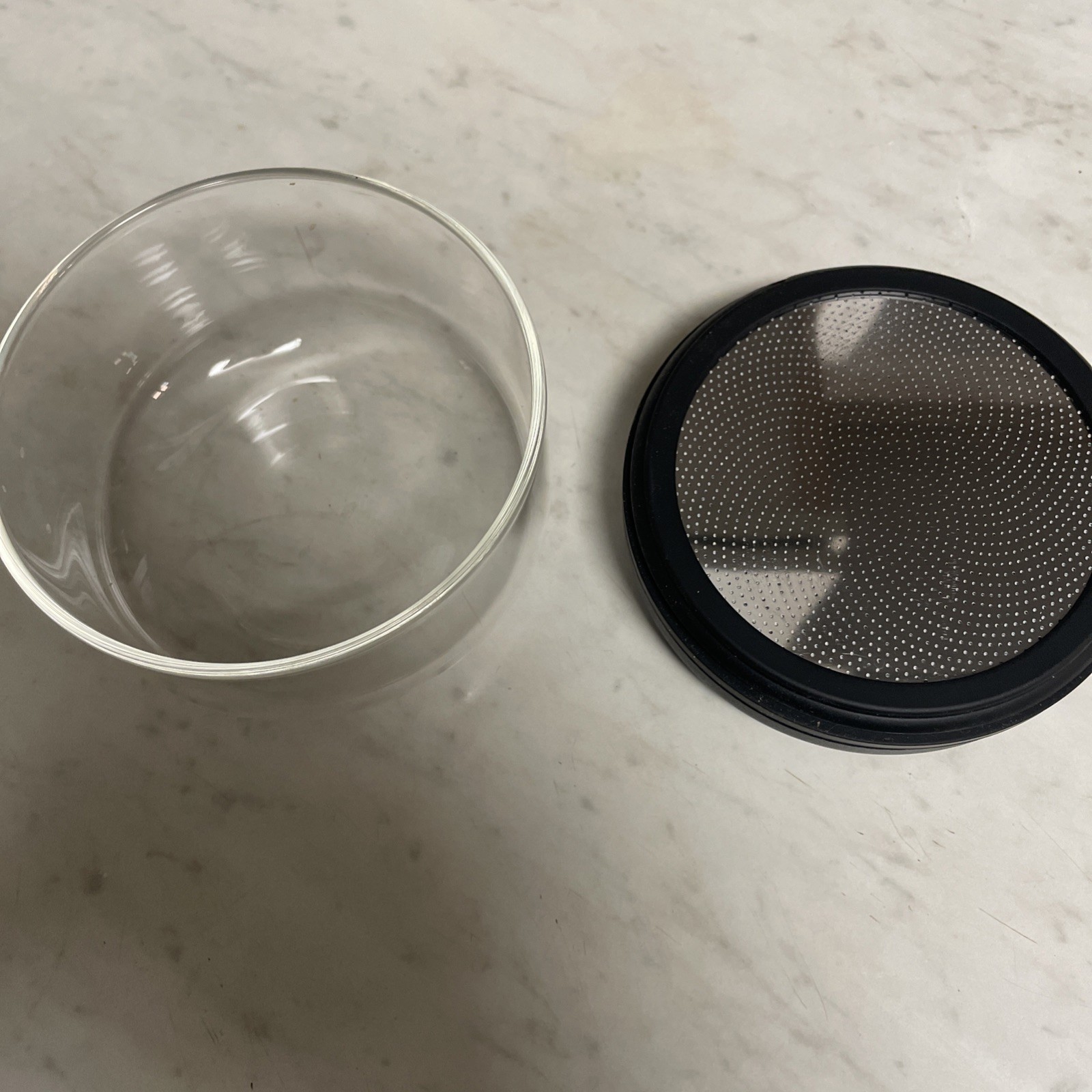 Fellow Atmos Vacuum Canister 0.4L Clear w/ Black Lid Lock Indicator-DISPLAY gallery