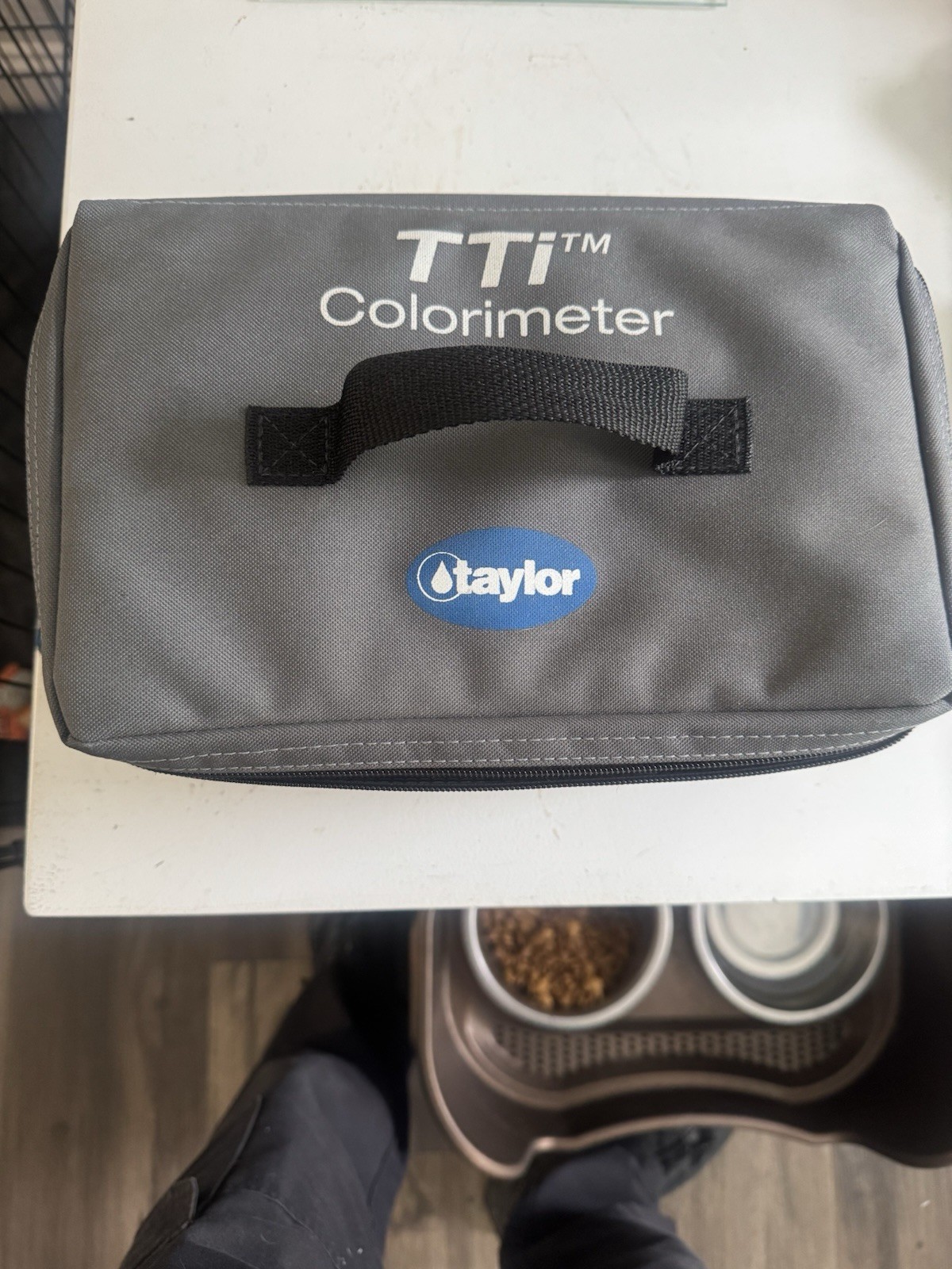 Taylor TTI 2000 Colorimeter Pool & Spa Test Kit Chlorine pH CYA, Vials gallery