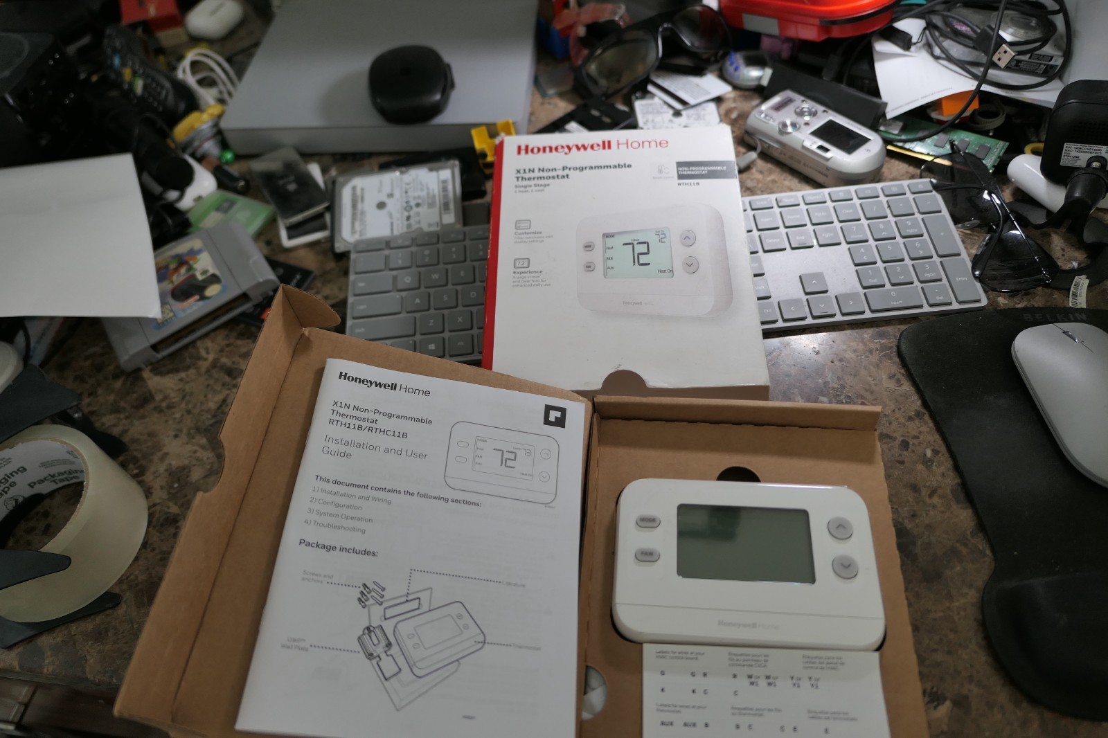 HONEYWELL RTH11B/N HOME X1N NON-PROGRAMMABLE THERMOSTAT SINGLE-STAGE 1-HEAT/COOL gallery