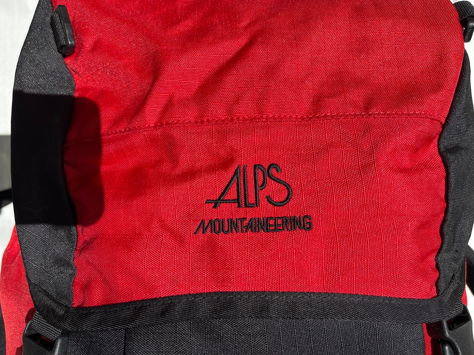 ALPS MOUNTAINEERING Internal Frame BACKPACK Camping Backpacking RED BLACK 50 LTR 2