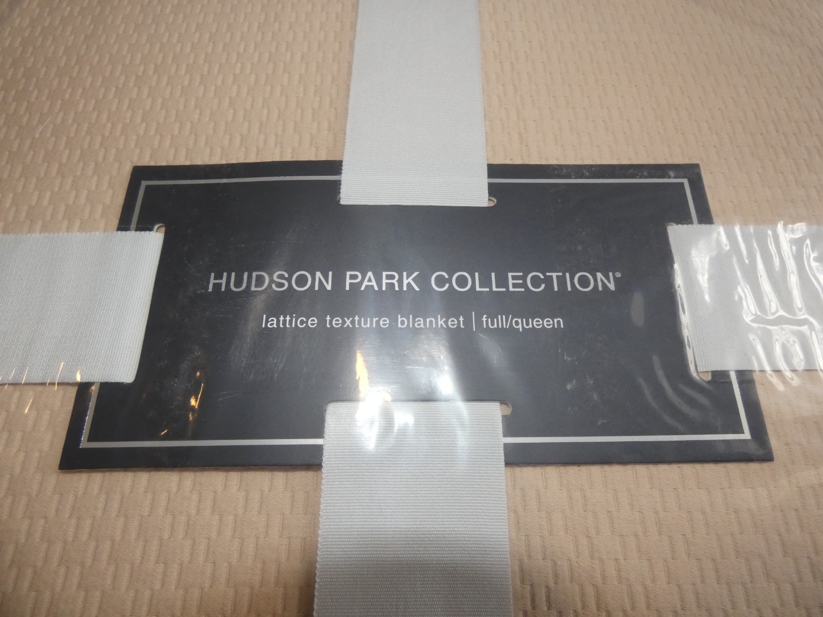 New Hudson Park Collection Lattice Texture Full/Queen Blanket Pebble gallery