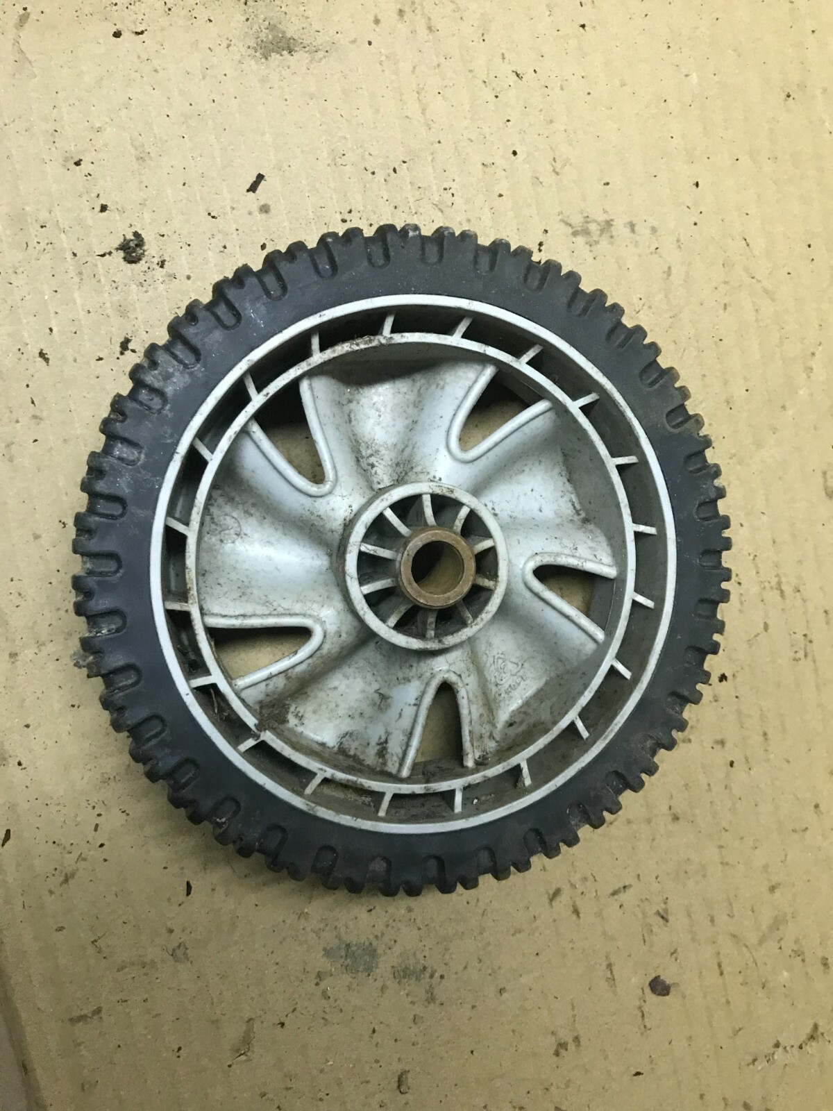BOLENS Troy Bilt Mower 11A-414A065 WHEEL 734-1988 (7) gallery